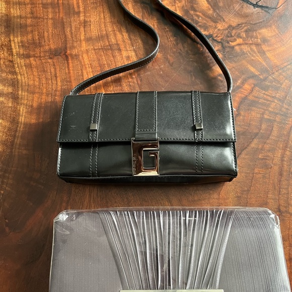 SOLD GUESS small shoulder bag. Good condition. - Picture 4 of 4